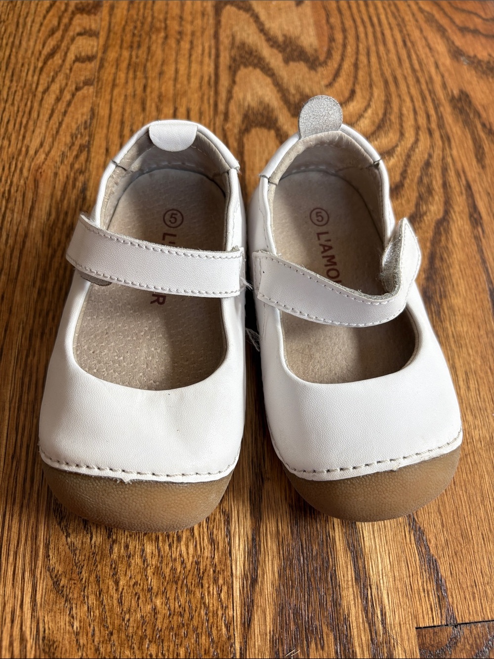 L'Amour white Girls Early Walker Leather Mary Jane shoes, size 5. Excellent cond
